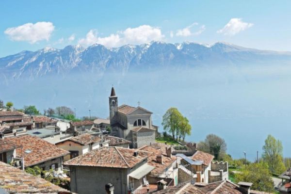 TIGNALE CORTE FABRIZIO - HOUSE IN THE HISTORICAL CENTER OF TIGNALE WITH TERRACE, GARDEN AND COURTYARD